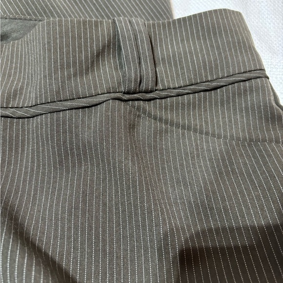THE LIMITED CASSIDY FIT Brown Cream Pinstripe Flare Pants Size 10 NWOT - Picture 6 of 7
